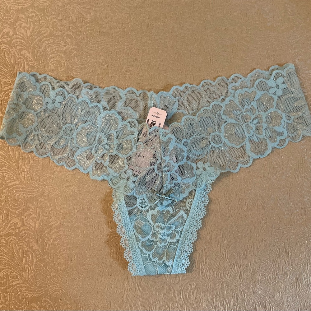 NWT Victoria's Secret Xtra Small Thong Blue Lace Panty
